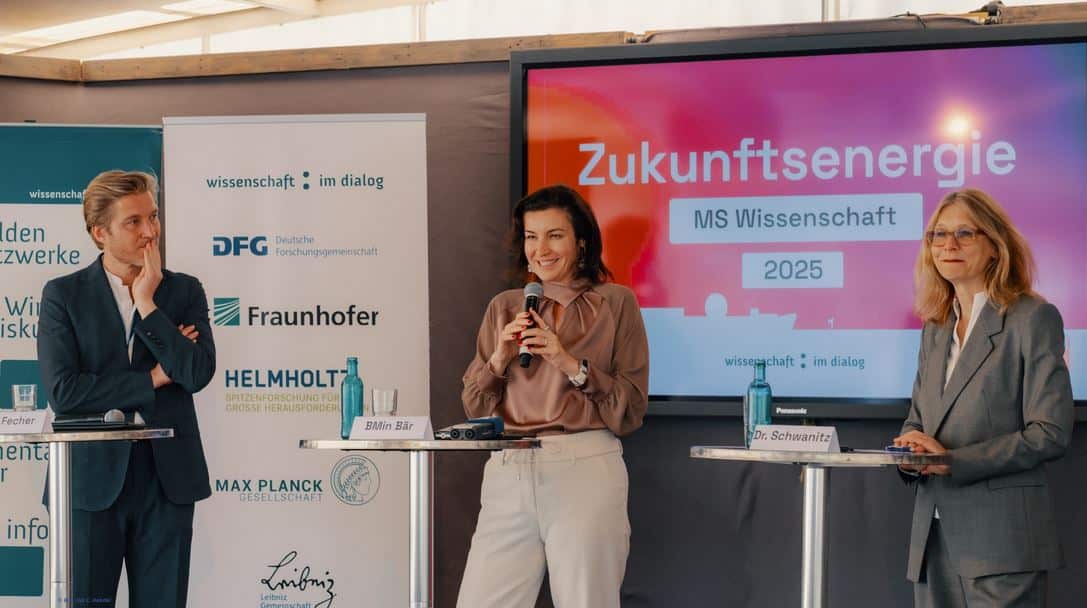 MS Wissenschaft (c) WiD, Ilja C. Hendel Start der MS Wissenschaft
