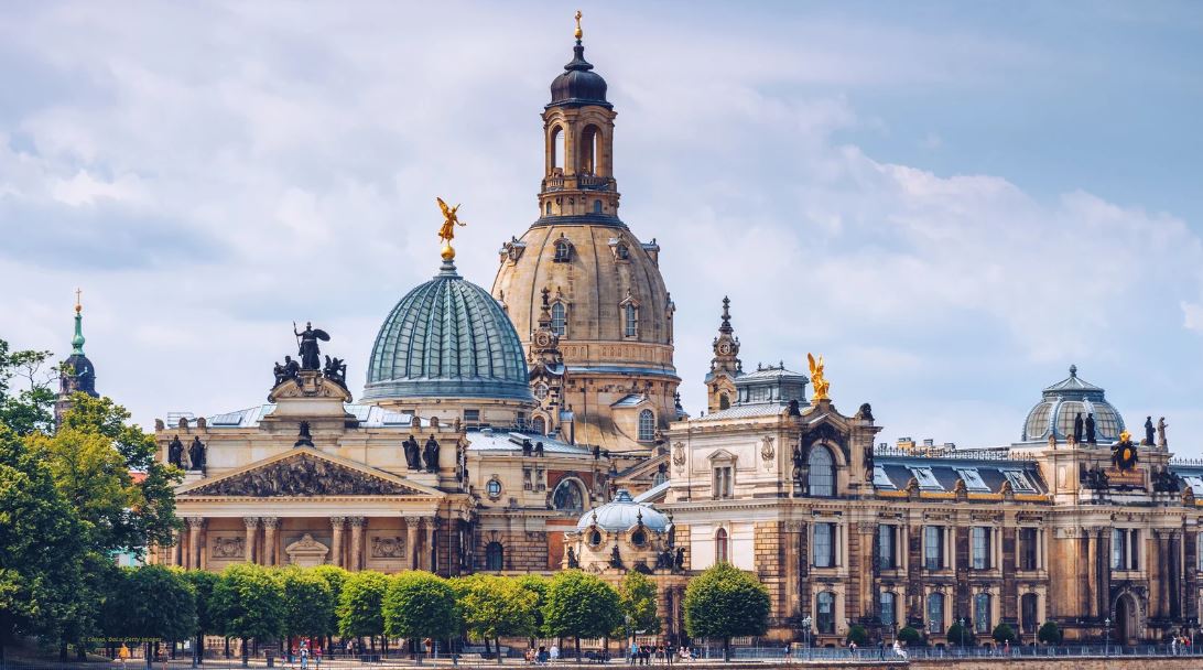 Panorama Dresden (c) Canva DaLu, Getty Images Panorama von Dresden