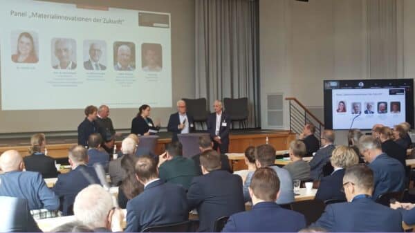 Panel-Diskussion auf dem 12. Leichtbauforum in Berlin