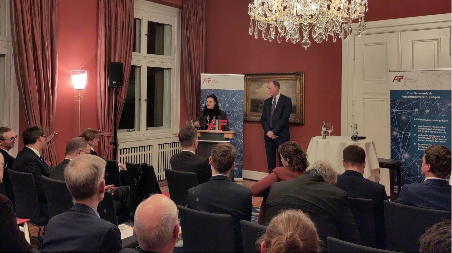 Gitta Connemann am Pult