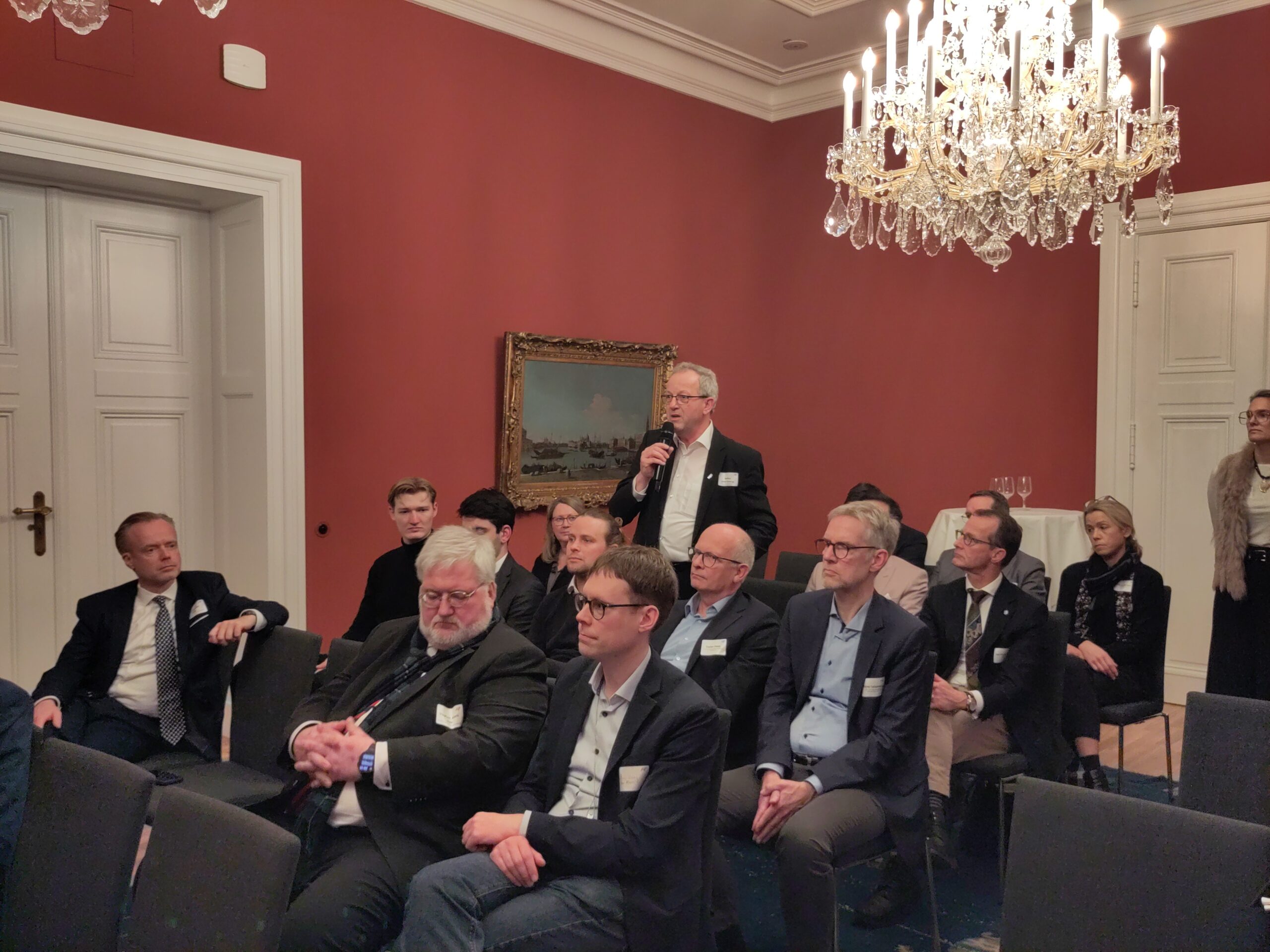 © AIF Publikum, Herr Lütke Entrup redet.