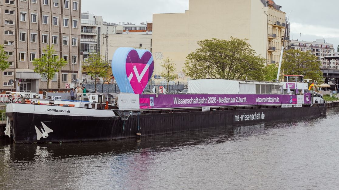 MS Wissenschaft auf der Spree, © Ilja C. Hendel, WiD
