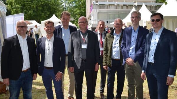 Gruppenbild mit acht AIF-Vertretern, © AIF
